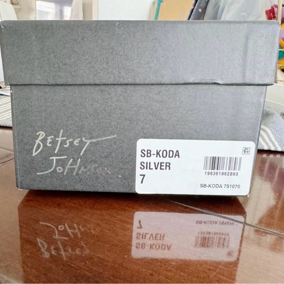 Betsey Johnson Shoes - Picture 8 of 8